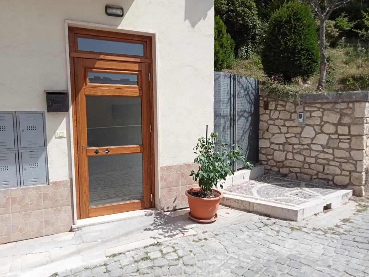 Al Piano Terra Appartamento Poggio Picenze Esterno foto